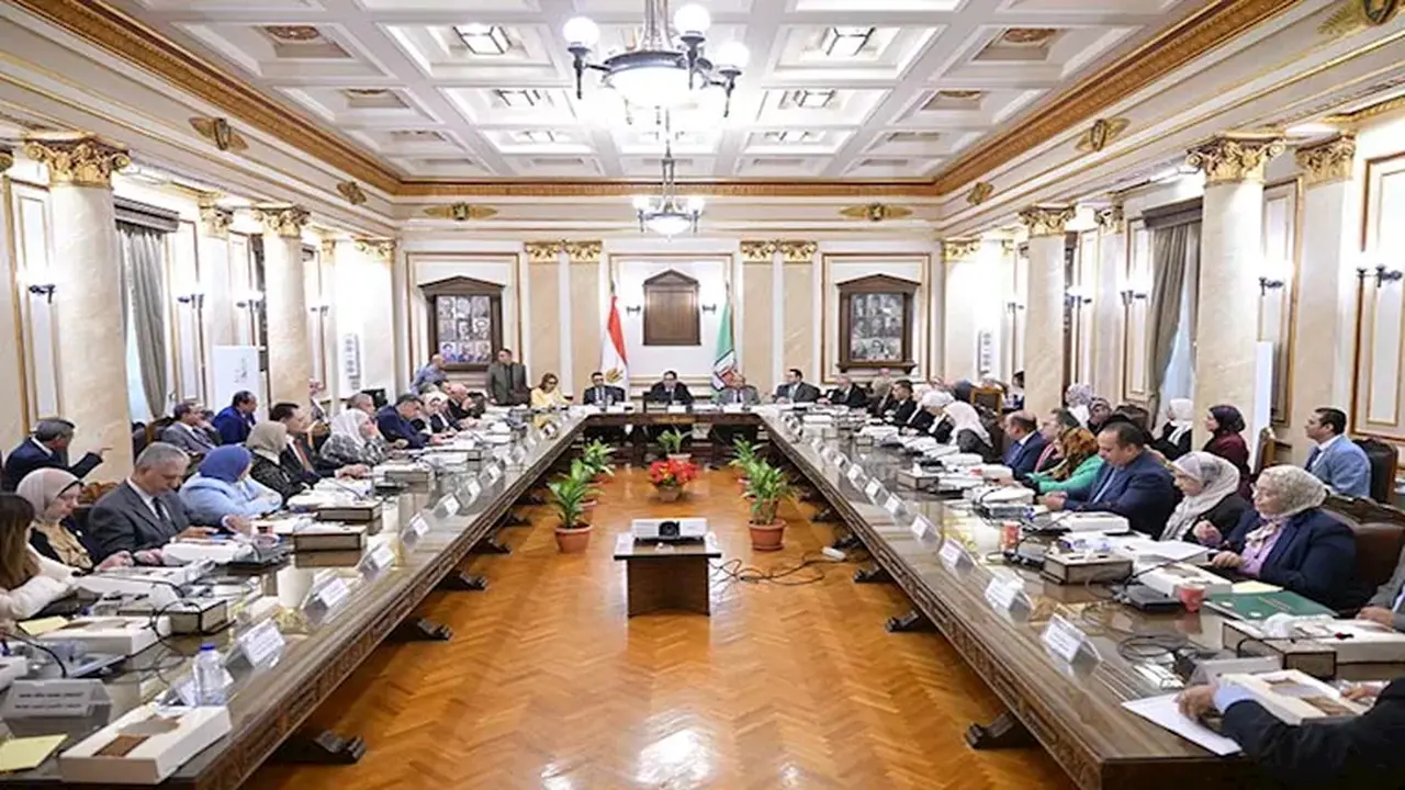 مجلس جامعة القاهرة يصدر لوائح جديدة لتنظيم الرعاية الصحية لأعضاء هيئة التدريس